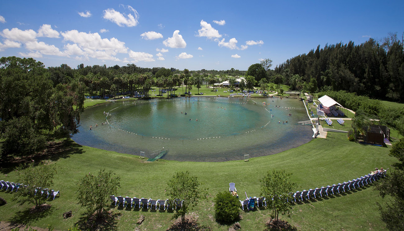 Целебное чудо-озеро возле монастыря святого Николая во Флориде