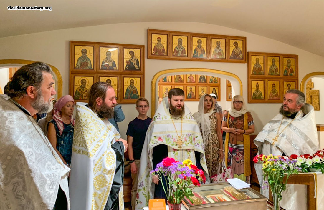 В монастыре святого Николая верующие Флориды поклонились мощам мучеников Киприана и Иустины